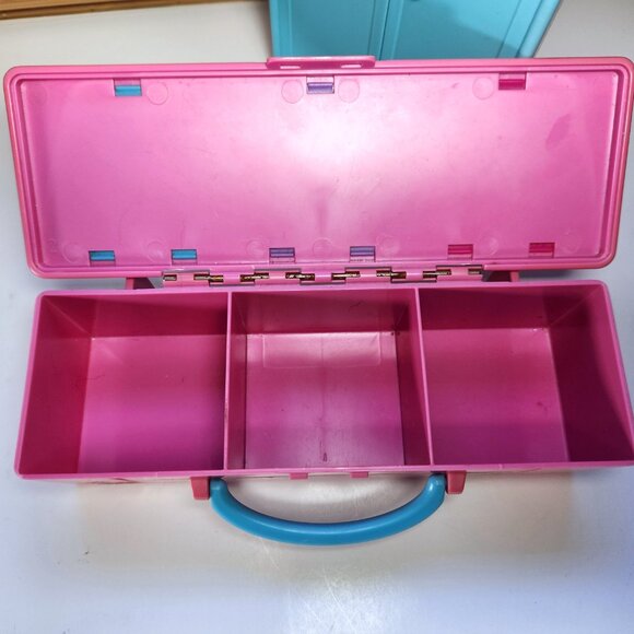Vintage Barbie Doll Accessories Case 1999 Mattel and Wardrobe 2002 - Picture 6 of 12